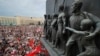 Росія не має підстав вводити війська у Білорусь, бо протести не антиросійські, але це може змінитись – експерти