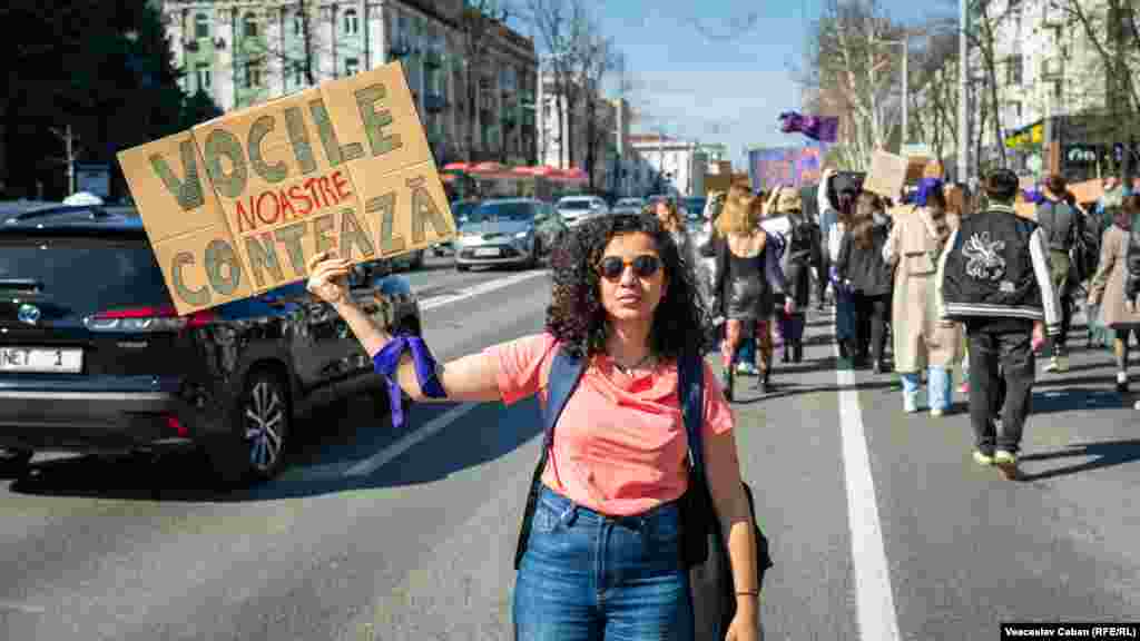 Participanții la marș au parcurs circa cinci kilometri pe bulevardul central al Chișinăului, pornind din fața centrului comercial „Unic” și având ca punct final Parcul Dendrariu.