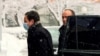 Kreu i LVV-së, Albin Kurti duke hyrë në ambientet e Kuvendit të Kosovës. Prishtinë, 22 mars, 2021. 