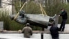 Demontarea statuii lui Ivan Konev, Praga, 3 aprilie 2020.