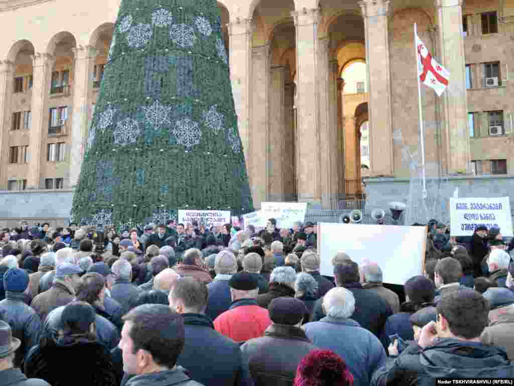 არასადღესასწაულო შეხვედრა ნაძვის ხესთან, 12 იანვარი