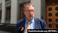 У серпні Антона Геращенка звільнили з посади заступника голови МВС