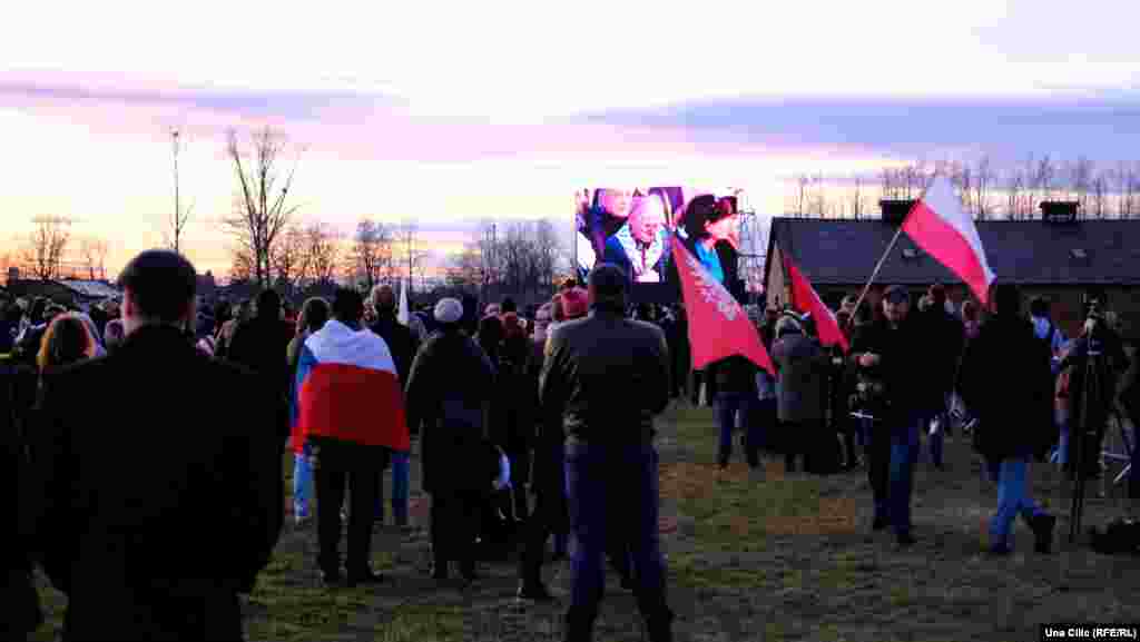 Posjetitelji su mogli pratiti centralnu manifestaciju kojoj je prisustvovalo 56 preživjelih. 