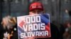 „Slovacia, încotro?”. Imagine de la un miting de protest împotriva orientării proruse a guvernării slovace, la 21 februarie 2025. 