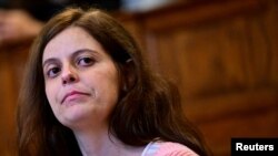 Učiteljica italijanskog jezika Ilaria Salis, suočena s optužbama za učešće u antifašističkom napadu na aktiviste ekstremne desnice, na sudu u Budimpešti, 24. maja 2024. 