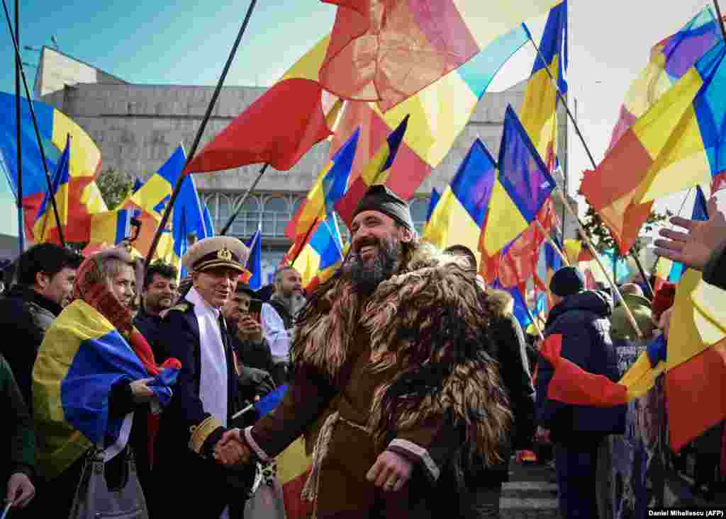 Румыния берлеге көнендә 24 гыйнварда Бухарестта йөреш узды. 