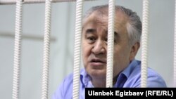 Омурбек Текебаев.