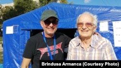 Doctorul Dorel Săndesc și profesorul Aurel Mogoșeanu, părintele ATI din Timișoara