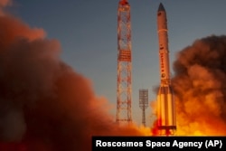 O rachetă Proton-M explodează pe rampa de lansare de la Baikonur în iulie 2021.