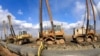 На казахстанском участке строящегося трансцентральноазиатского газопровода в Китай. 17 апреля 2007года.