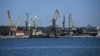 Морський порт Маріуполя, через який РФ також вивозить продукцію з захоплених українських територій 