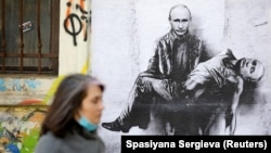 В София се появиха графити срещу войната в Украйна.