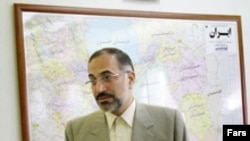 محمد جهرمی از با نفوذ ترين وزيران دولت محمود احمدی نژاد به شمار می رود.(عکس: فارس)