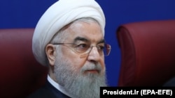رئیس‌جمهوری ایران می‌گوید که ایجاد پیام‌رسان‌های داخلی «باید با هدف رفع انحصار انجام شود». 