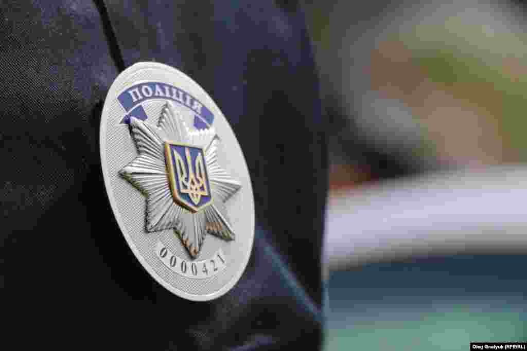 Металевий значок – обов'язковий атрибут кожного поліцейського