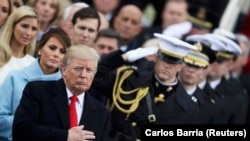 Доналд Трамп на 20 јануари и официјално е инаугуриран за 45-ти американски претседател со што го започна четиригодишниот мандат. 