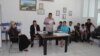 Мамлекеттик мүлк фондунун түштүк аймактык бөлүмүнүн өкүлү Олжобай Осмоналиев ОшТВнын жамаатына жаңы директор дайындалганын жарыялоодо.
