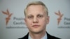 Активіста Шабуніна облили з газового балончика біля військкомату