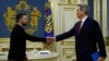 Прэзыдэнт Украіны Ўладзімір Зяленскі і міністар фінансаў ЗША Скот Бэсэнт падчас сустрэчы ў Кіеве, 12 лютага 2025 году