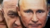 Санкт-Петербургдагы зер дүкөнүнүн терезесиндеги Орусиянын президенти Владимир Путиндин (оңдо) жана "Вагнер" тобунун жетекчиси Евгений Пригожиндин сүрөттөрү түшүрүлгөн бет каптар. 2023-жыл, 4-июнь 