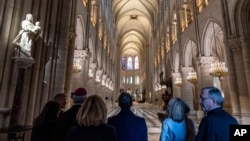 „Sublim”, a exclamat președintele francez la prima privire asupra catedralei reconstruite, vineri.