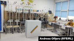 Një qendër votimi në Bukuresht të Rumanisë më 4 maj 2025. 