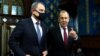 Министры иностранных дел Азербайджана и России Джейхун Байрамов (слева) и Сергей Лавров