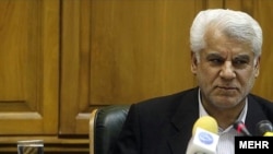 محمود بهمنی، رئیس کل بانک مرکزی ایران