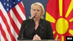 Амбасадорката на САД во Северна Македонија Анџела Агелер