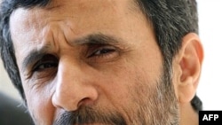 محمود احمدی نژاد می گوید اسرائیل جرات حمله به ایران را ندارد.