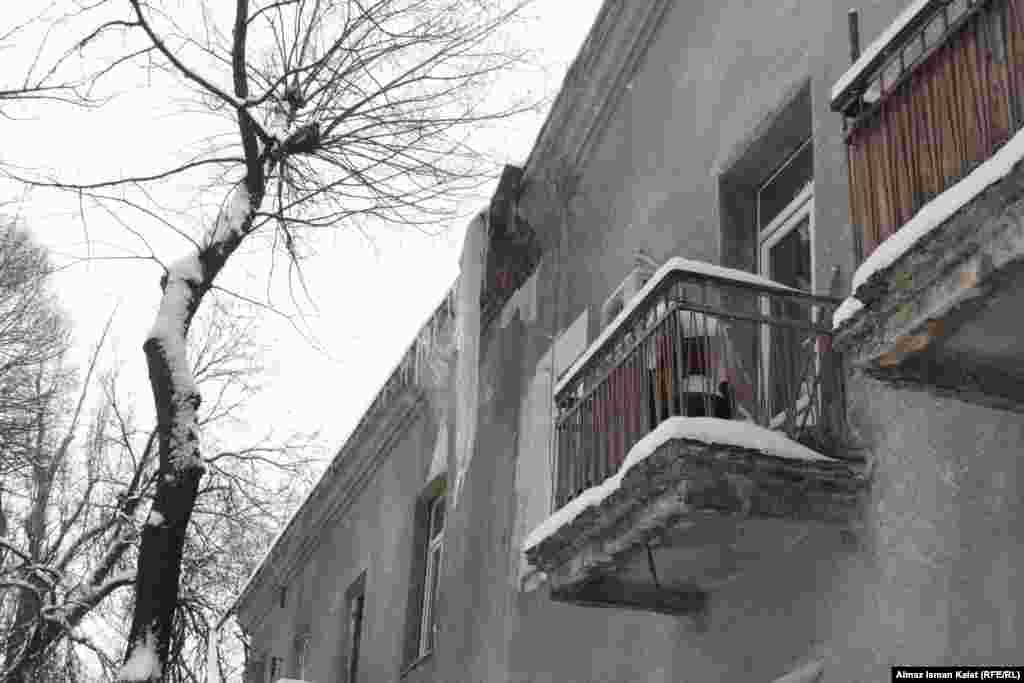 Кыргызстан. В результате зимних холодов в горных районах закрыты школы. Жители некоторых населенных пунктов испытывают постоянные перебои с электричеством.