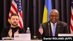 Украинскиот претседател Володомир Зеленски и американскиот секретар за одбрана Лојд Остин, 9 јануари 2025 година