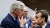Сваленият от власт премиер на Франция Мишел Барние и президентът Еменюел Маркон