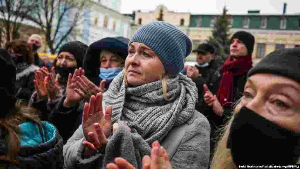 Багато хто не міг стримати сльози 
