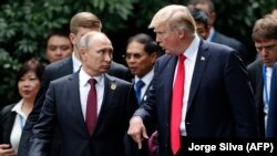 آقای ترامپ گفته است که با ولادیمیر پوتین دیداری موتاه داشته و دو طرف در این دیدار بر سر نیاز به راه حلی دیپلماتیک در مورد سوریه به توافق رسیده‌اند.