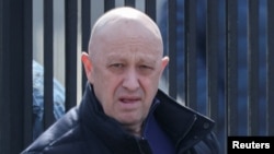Comunicatele de presă ale lui Evgheni Prigojin, redactate fără menajamente și criticile necontrolate și pline de înjurături la adresa înalților oficiali ruși și a șefilor militari, au devenit o marcă personală