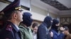 На заседание &laquo;Крымской солидарности&raquo; в Симферополе 27 октября&nbsp;<a href="https://d2v640uo9kmjsy.cloudfront.net/a/news-siloviki-krymskaya-solidarnost/29567088.html" target="_blank">пришли сотрудники российской прокуратуры&nbsp;</a>в сопровождении неизвестных в масках, а также сотрудника полиции. По словам корреспондента Крым.Реалии, на требование представиться люди в масках не отреагировали. Позже выяснилось, что это сотрудники Центра по противодействию экстремизму