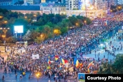 Protest împotriva exploatării resurselor naturale de la Roșia Montană (septembrie 2013).