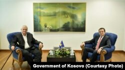 Ненад Чанак - лидер на Социјалдемократската лига на Војводина и Албин Курти, премиер на Косово.