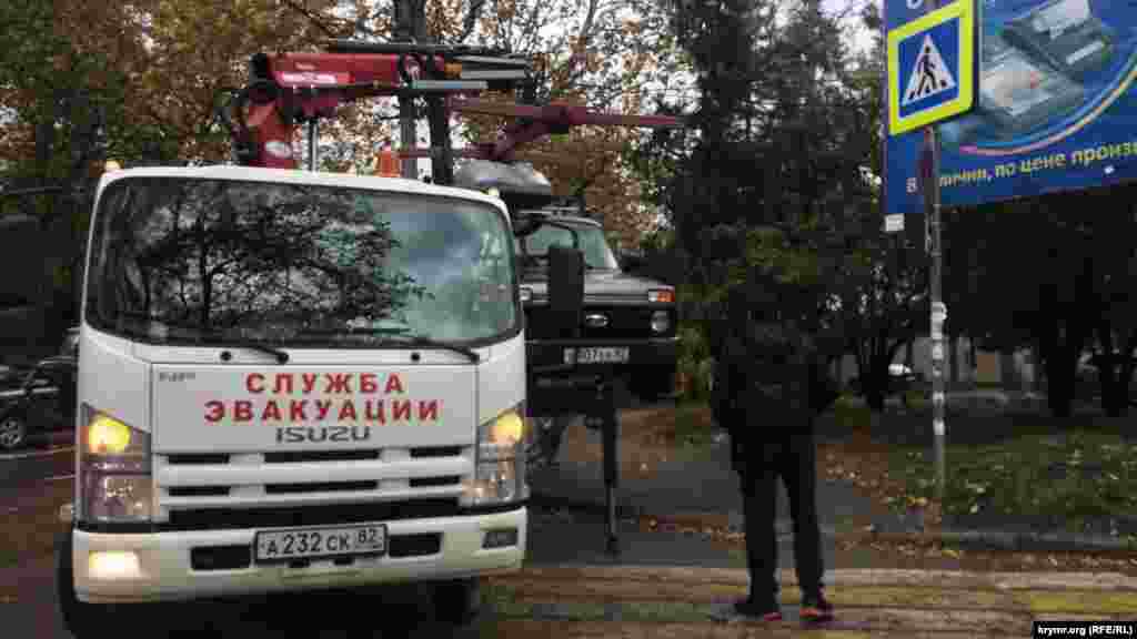 В декабре 2016 года в Симферополе начала работу служба принудительной эвакуации транспорта