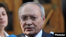 Armenia - Outgoing Prosecutor-General Aghvan Hovsepian speaks with journalists, Yerevan, September 13, 2013.