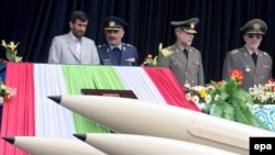 رییس جمهوری اسلامی می گوید که ارتش ایران قوی ترین ارتش منطقه است.(عکس: EPA)