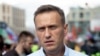 Російський опозиційний політик Олексій Навальний упродовж останніх років разом зі своєю командою зняв серію розслідувань про діяльність багатьох представників російської влади