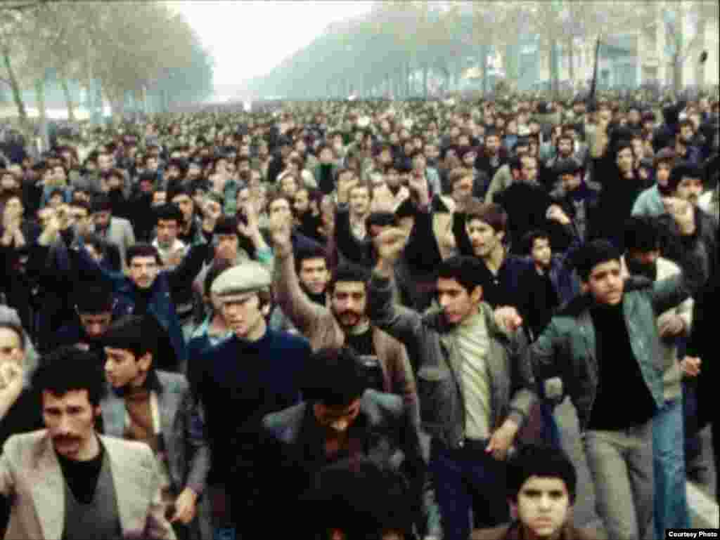 صحنه ای از فیلم مستند پیش از انقلاب