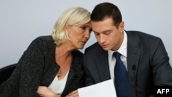 Francuska krajnje desničarska političarka Marin Le Pen i lider njene partije Nacionalno okupljanje Žordan Bardela, 14. septembar 2024.
