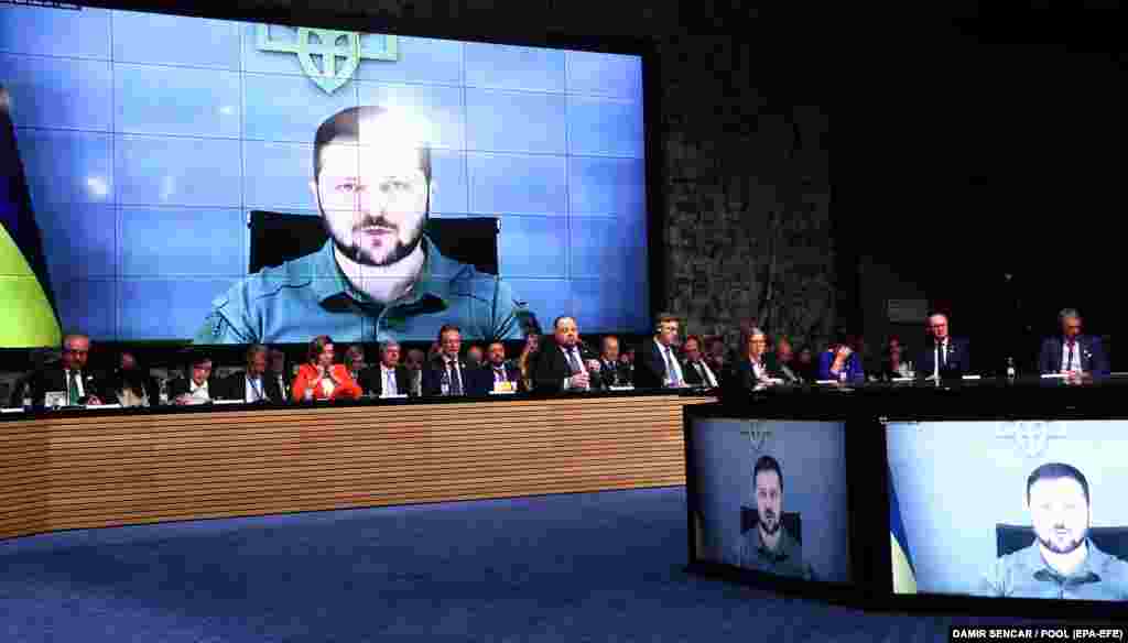 ХРВАТСКА - Нема да се измориме во поддршката на Украина, порачаа учесниците на Првиот парламентарен Самит на Меѓународната кримска платформа, која во украинско-хрватска организација беше одржан денеска во Загреб.