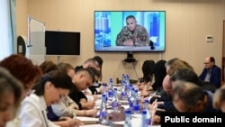 Диктант текстын Украинадагы Русия сугышында катнашкан Ринат Күлтоманов укыды.