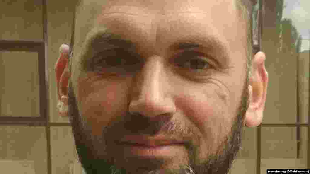 Рустем Шейхалієв – звинувачується у причетності до ісламської політичної партії «Хізб ут-Тахрір», яка визнана в Росії терористичною, але діє без обмеження на рівні національних законодавств багатьох країн світу. Його визнано правозахисниками політв'язнем.