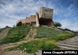 Fostul muzeu de arheologie din Tbilisi.