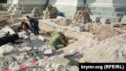 Раскопки у стен Владимирского собора в заповеднике «Херсонес Таврический», октябрь 2020 года